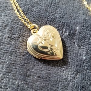 Vintage Gold Etched Heart Locket Necklace